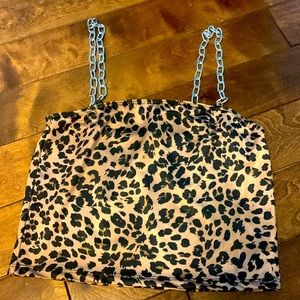 Woman’s cheetah print crop